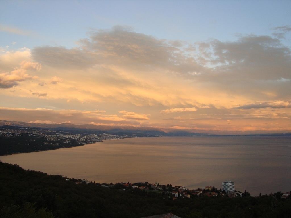 Apartment Panorama Opatija Матульи Номер фото